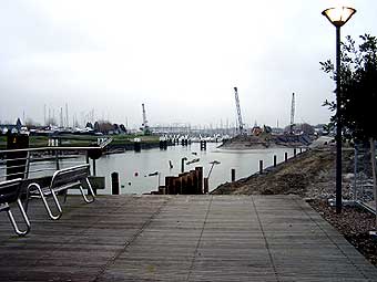 einde wande- fietsweg aan de uitbreiding van de jachthaven